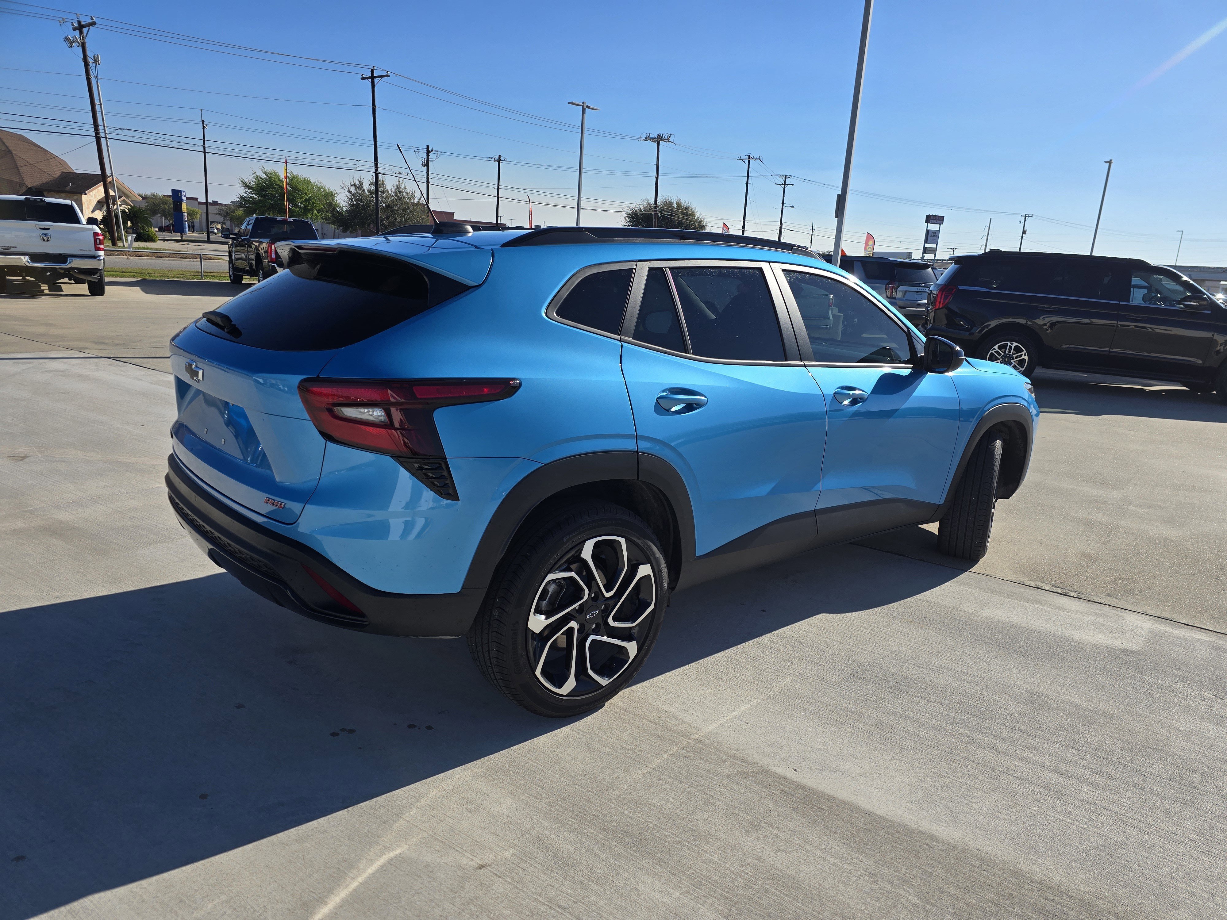 Used 2025 Chevrolet Trax RS w/ Driver Confidence Package image 3