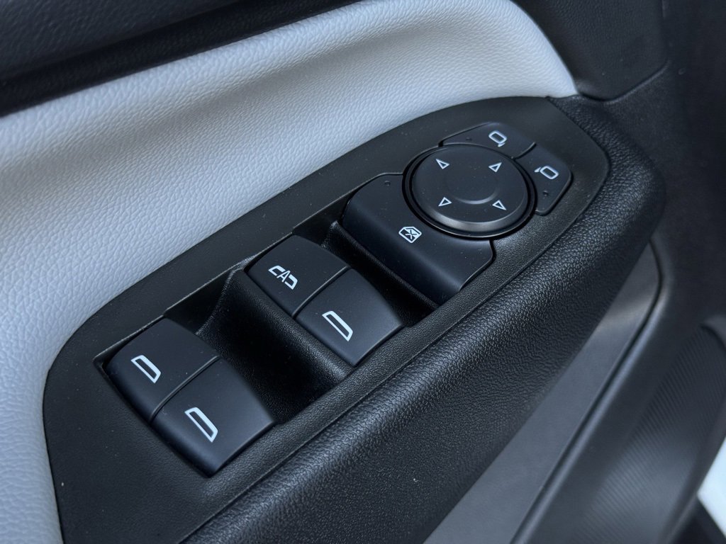 Used 2023 Chevrolet Equinox LT w/ Driver Convenience Package image 8