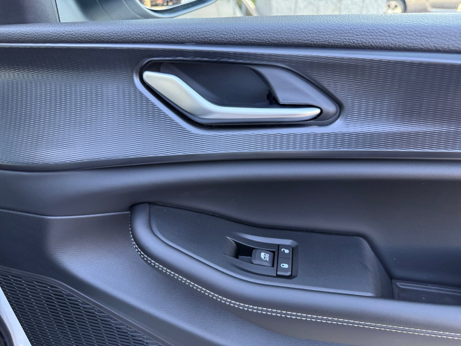 New 2025 Jeep Grand Cherokee L Laredo w/ Luxury Tech Group I image 30