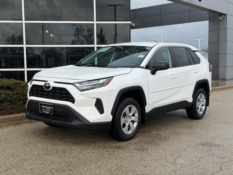 Used 2024 Toyota RAV4 LE image 7