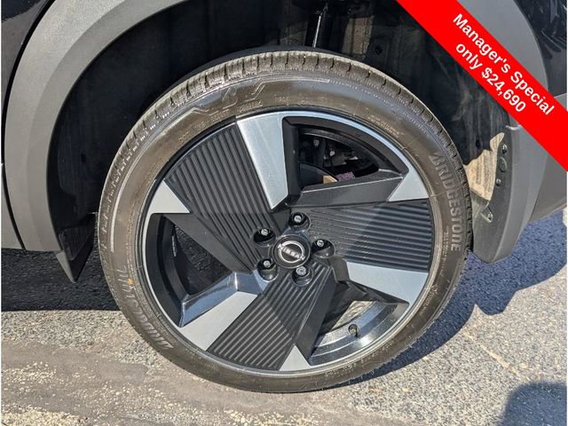 Certified 2025 Nissan Kicks SR image 26