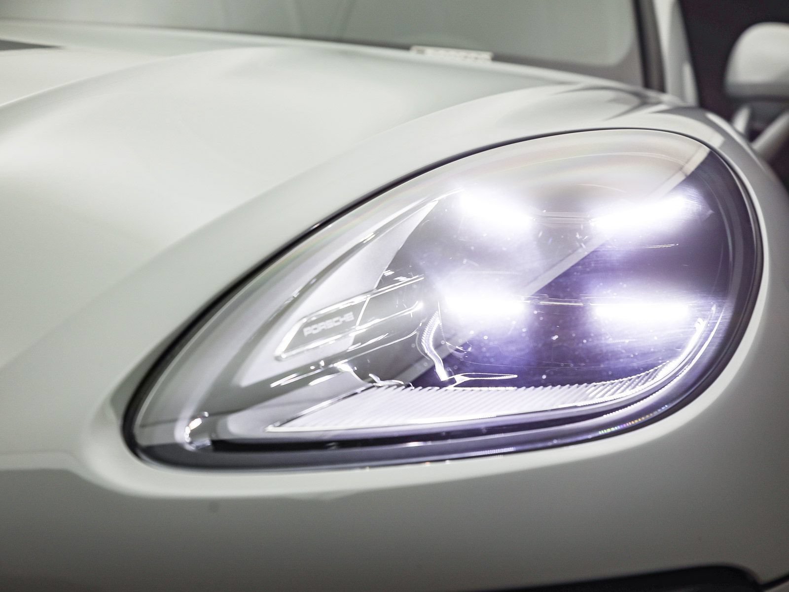 Certified 2026 Porsche Macan AWD/4WD image 11