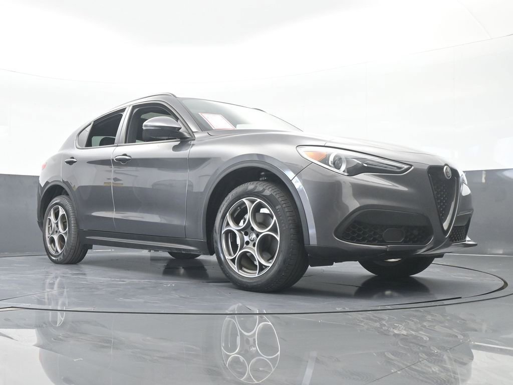Used 2023 Alfa Romeo Stelvio Sprint image 65
