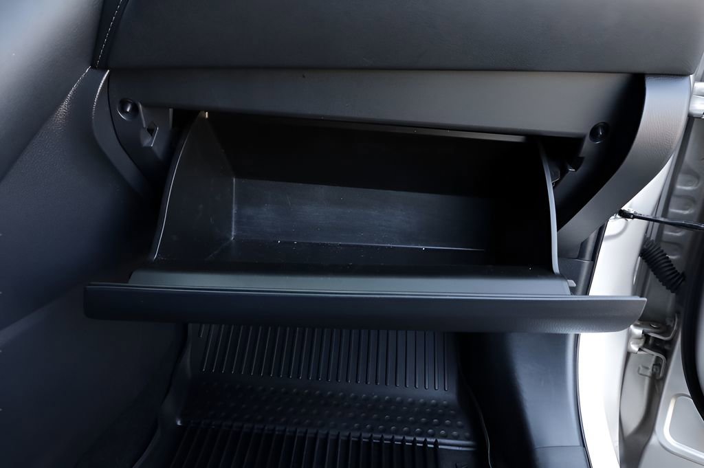 Certified 2023 Toyota Venza Limited image 40