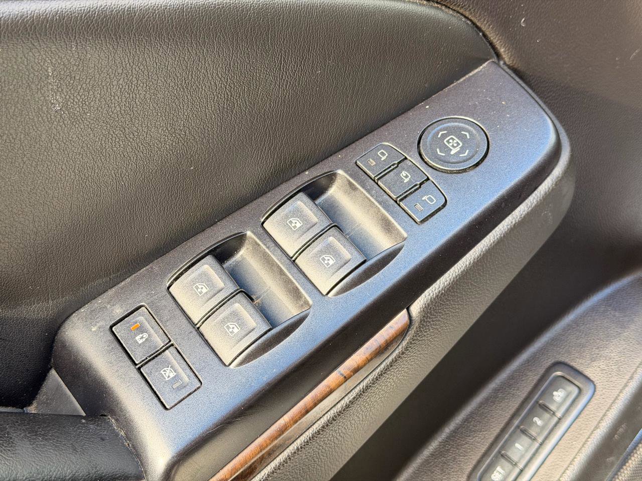 Used 2015 Chevrolet Tahoe LT image 24