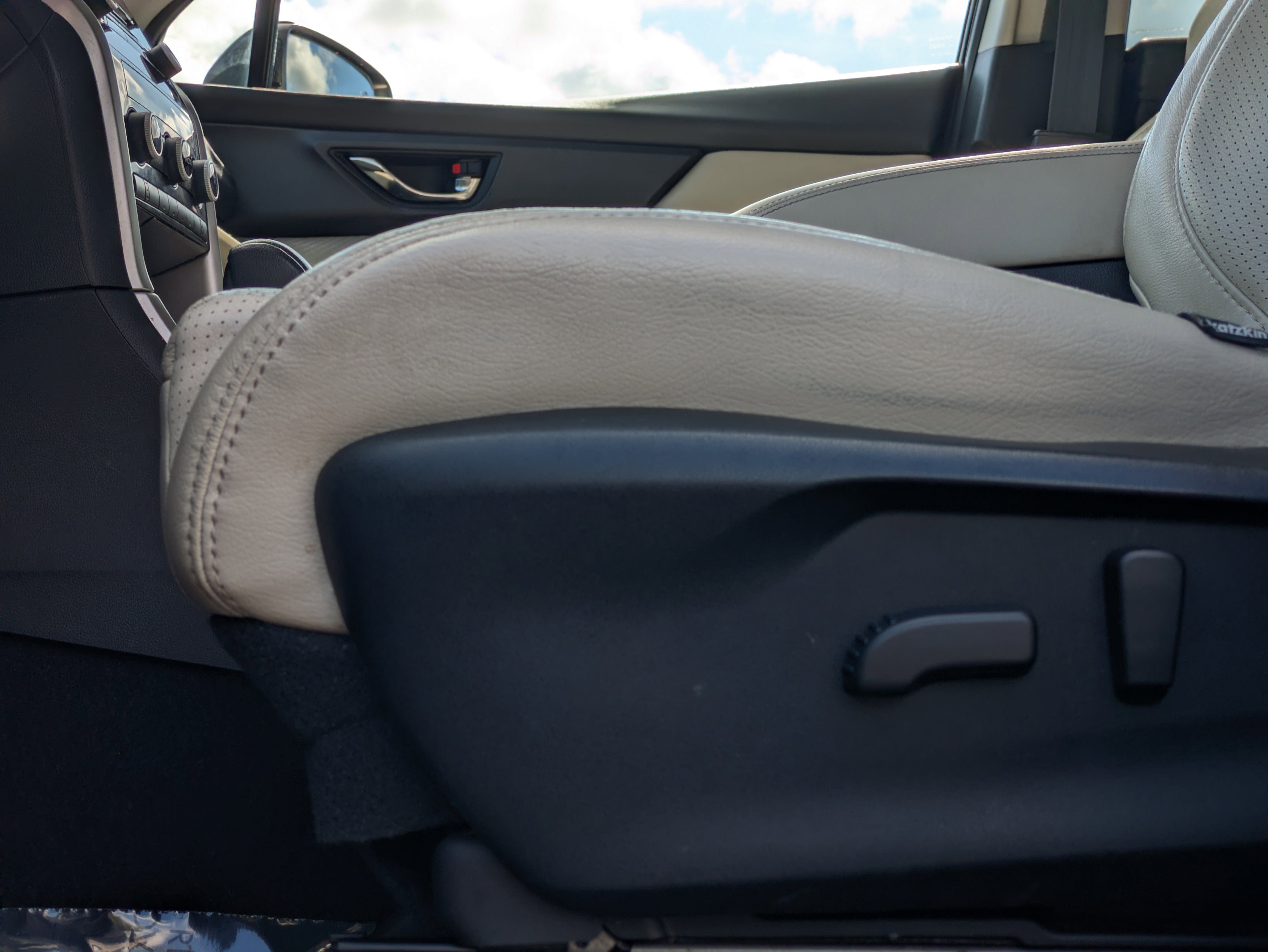 Used 2019 Subaru Ascent Premium image 24