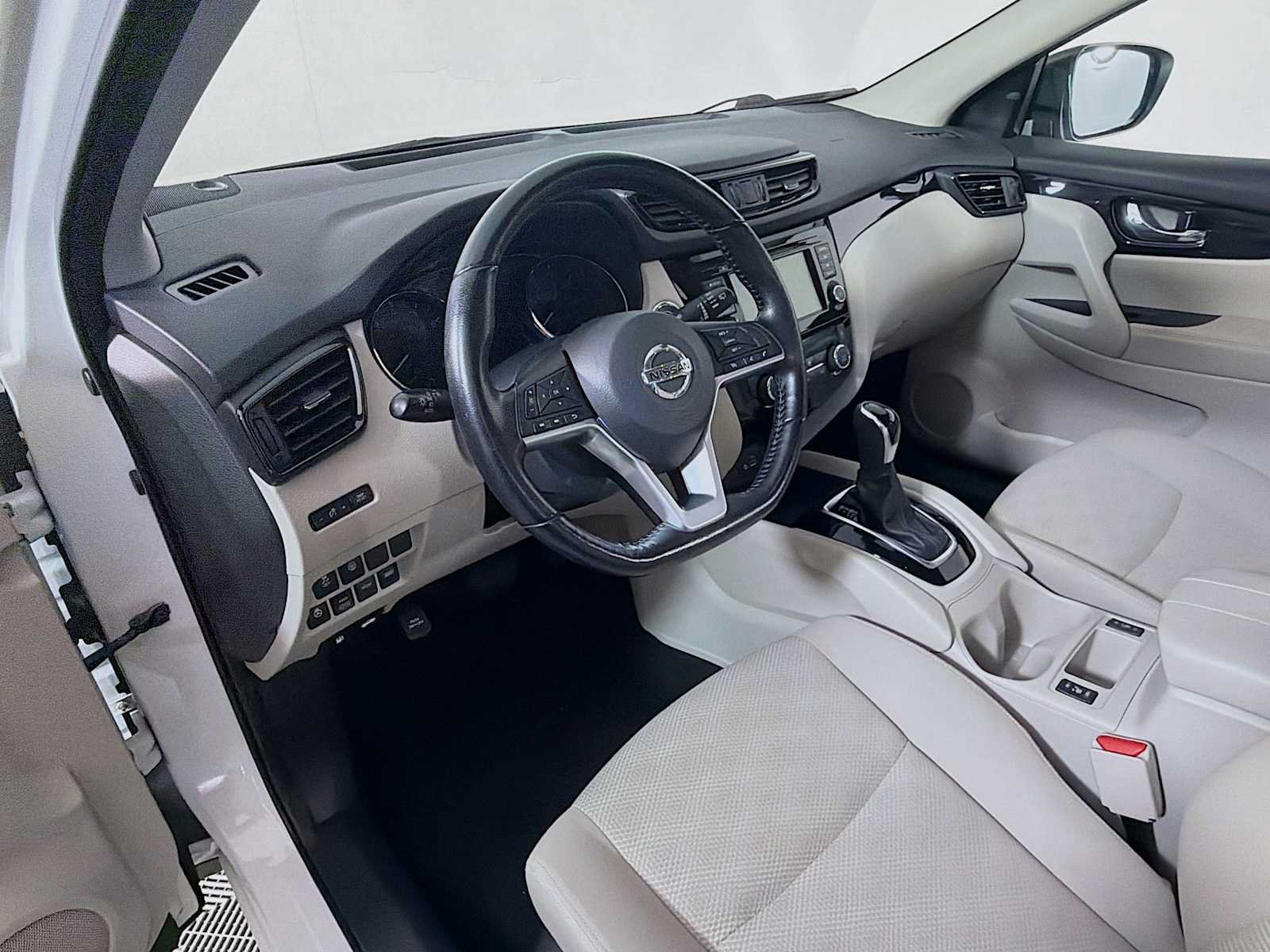 Used 2020 Nissan Rogue Sport SV w/ All-Weather Package AWD/4WD image 7