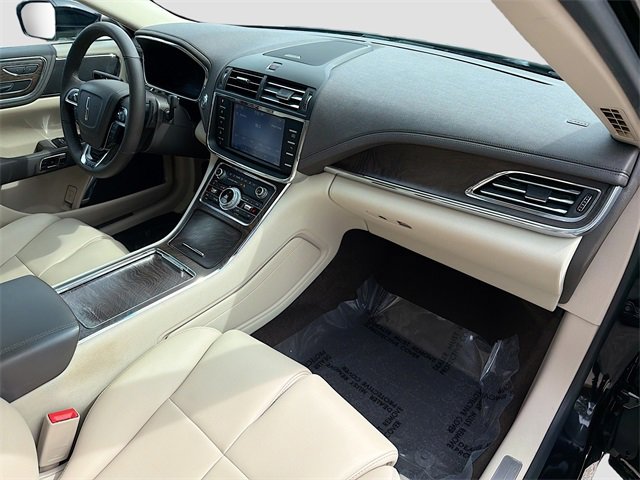 Used 2020 Lincoln Continental AWD image 13