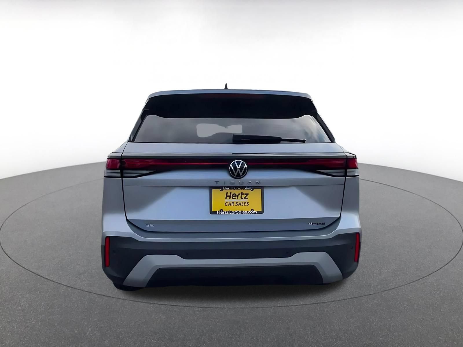 Used 2026 Volkswagen Tiguan SE AWD/4WD image 12
