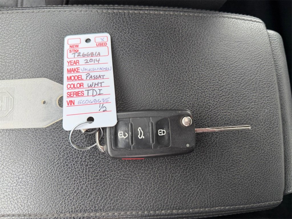 Used 2014 Volkswagen Passat TDI SE image 28