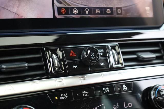 New 2026 Nissan Pathfinder Platinum image 17