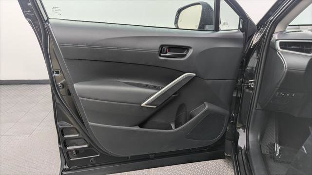 Used 2026 Toyota Corolla Cross LE FWD image 16