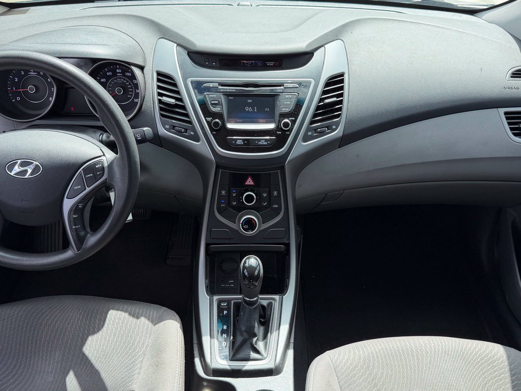 Used 2015 Hyundai Elantra SE w/ Option Group 02 FWD image 9