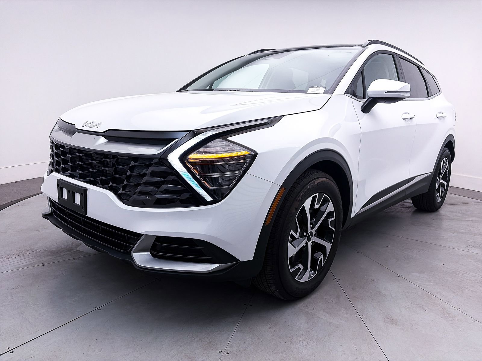 Used 2025 Kia Sportage EX w/ Premium Package image 13