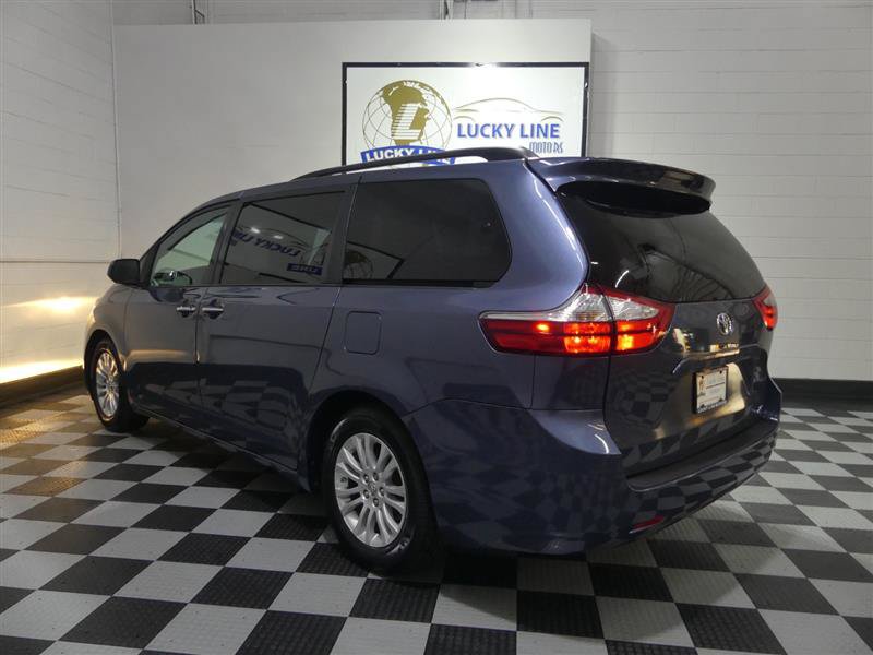 Used 2015 Toyota Sienna XLE FWD image 11