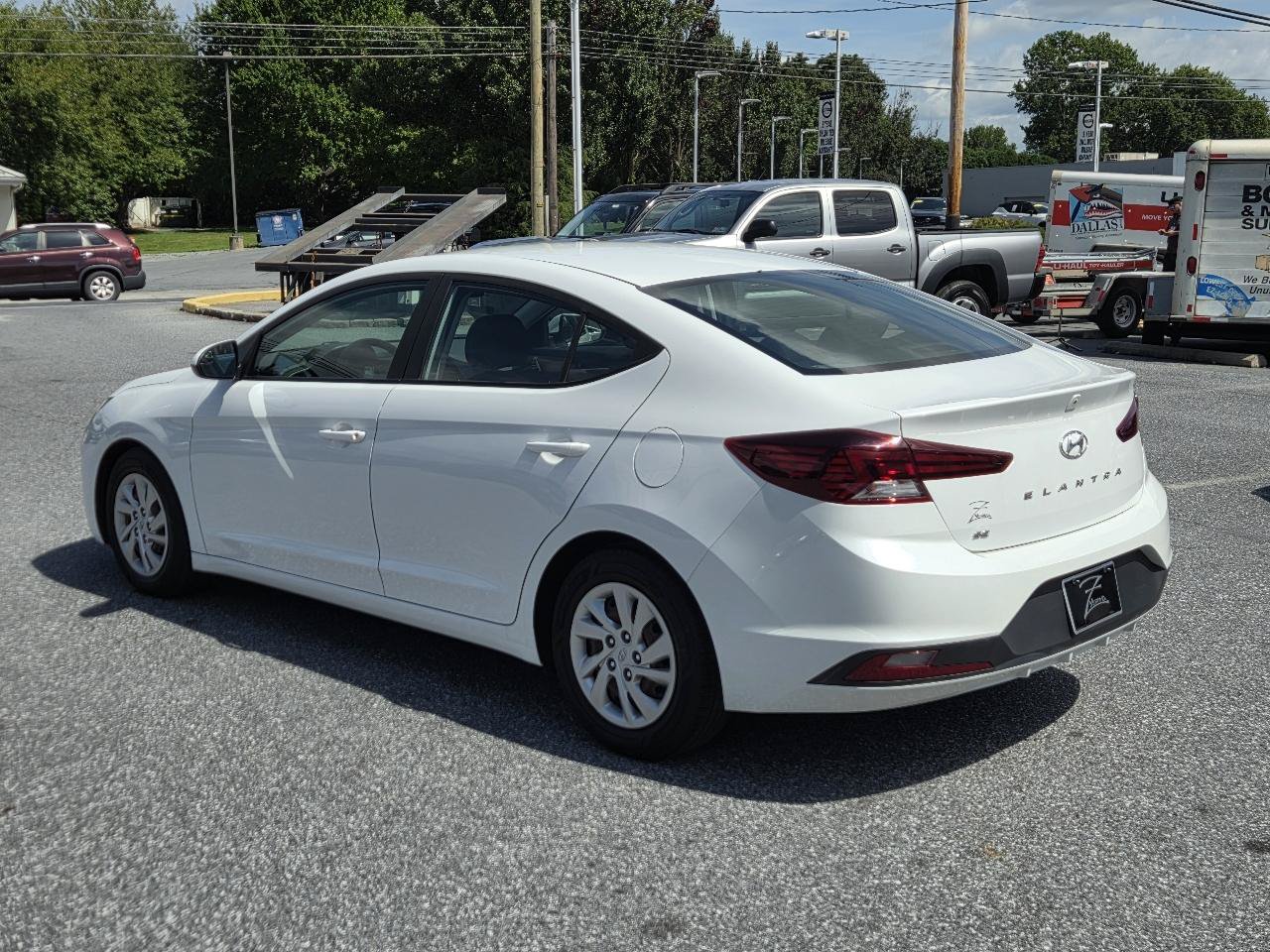 Used 2020 Hyundai Elantra SE w/ Cargo Package (C1) FWD image 5