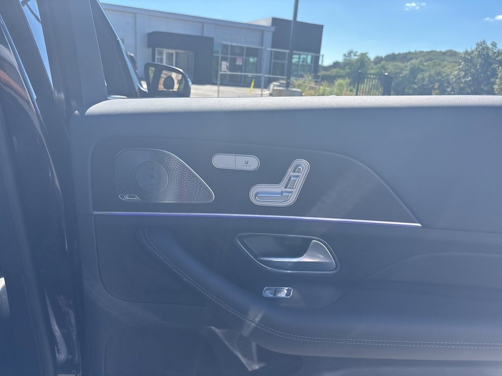 Used 2025 Mercedes-Benz GLS 450 4MATIC image 15