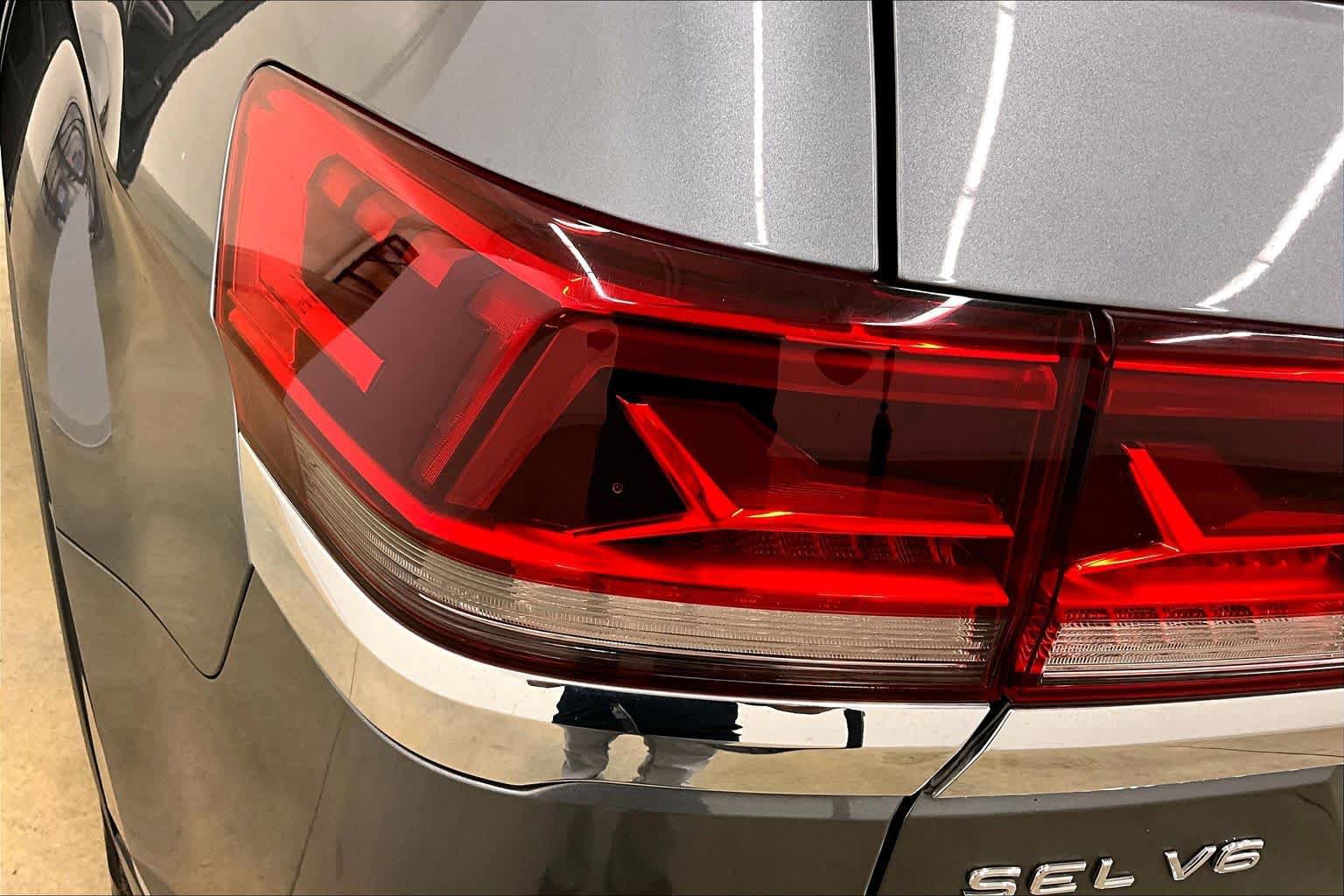 Used 2021 Volkswagen Atlas SEL Premium AWD/4WD image 29