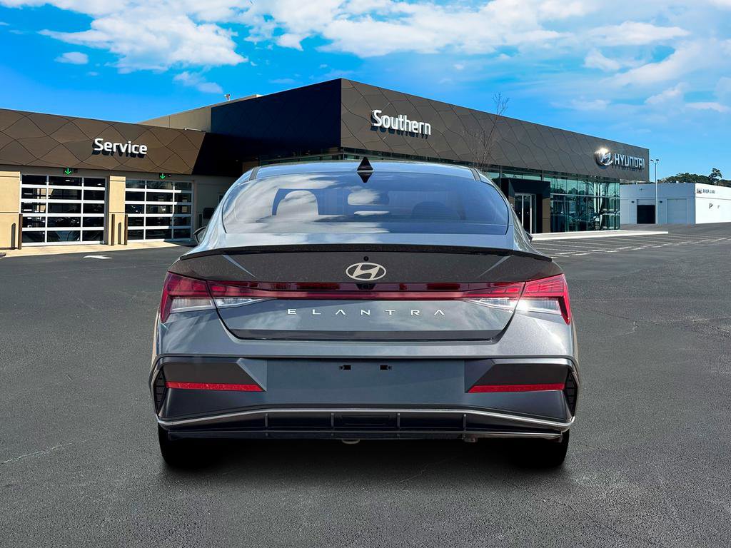 New 2026 Hyundai Elantra SEL Sport image 7