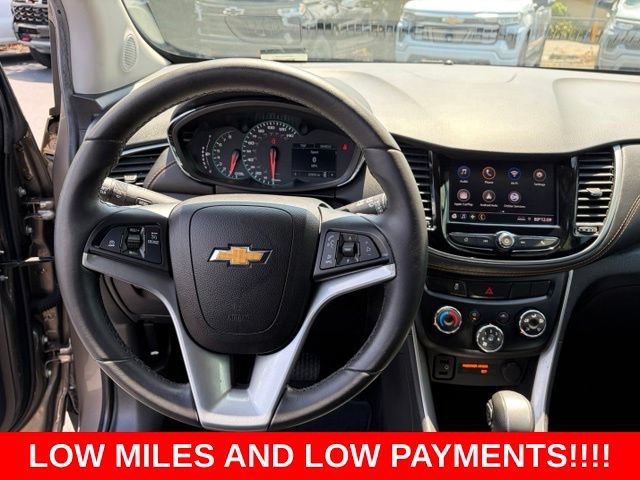 Used 2021 Chevrolet Trax LT w/ LT Convenience Package FWD image 17
