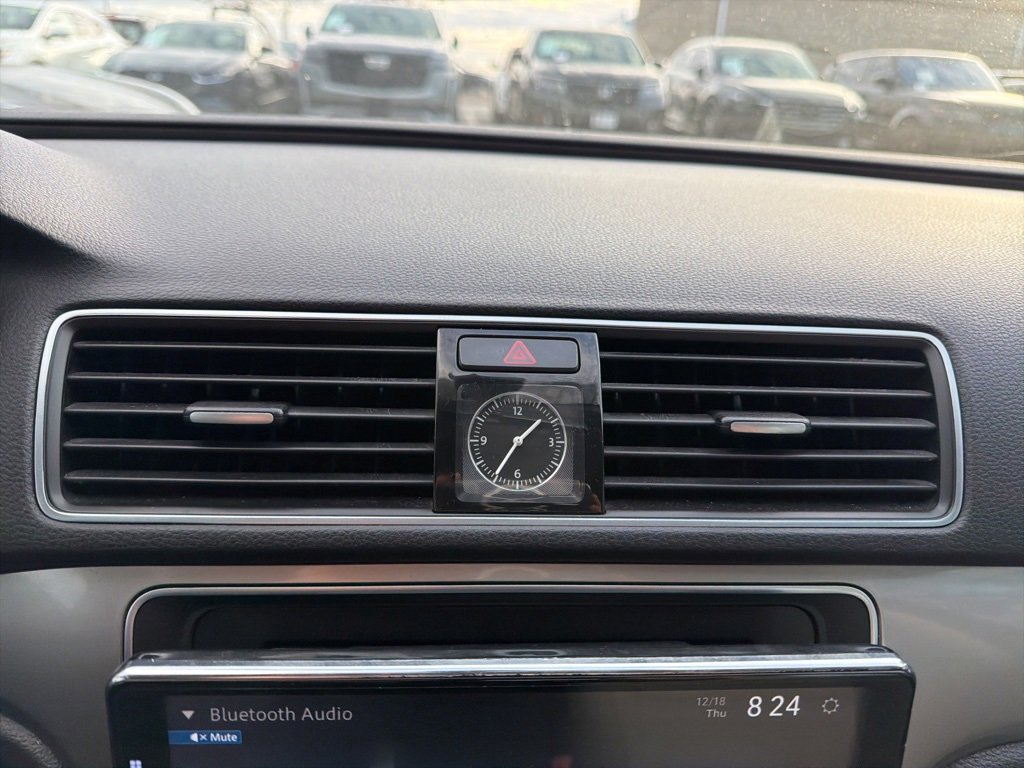 Used 2014 Volkswagen Passat 1.8T Wolfsburg Edition image 16