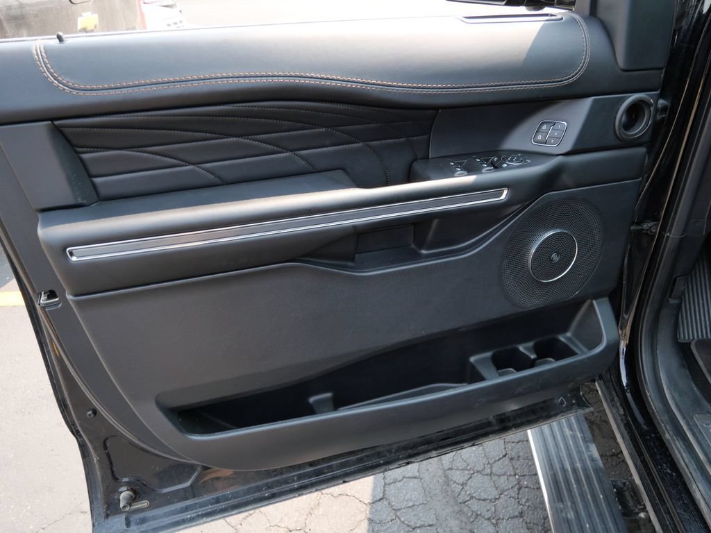 Used 2021 Ford Expedition Max Platinum AWD/4WD image 18