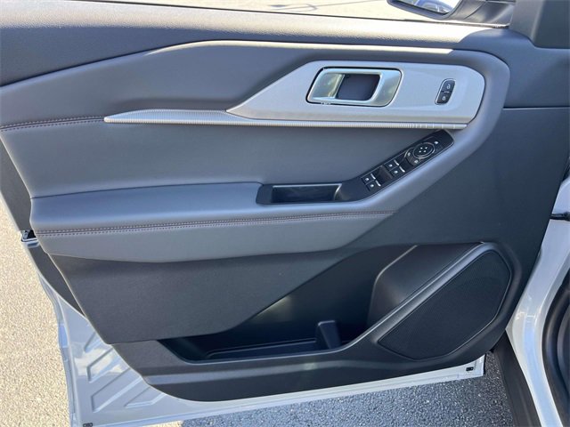 New 2025 Ford Explorer Active image 12