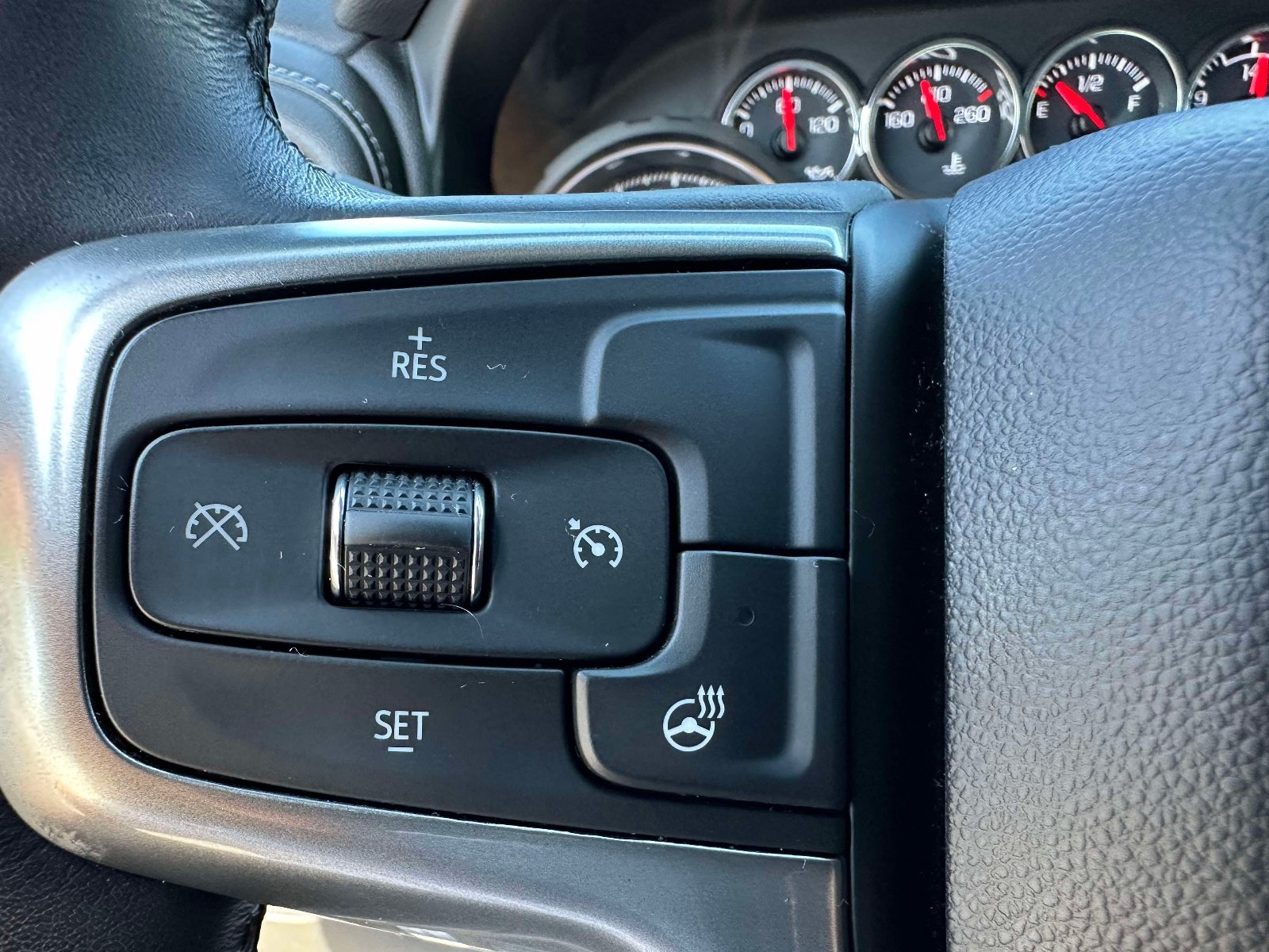 Used 2020 Chevrolet Silverado 1500 RST AWD/4WD image 15