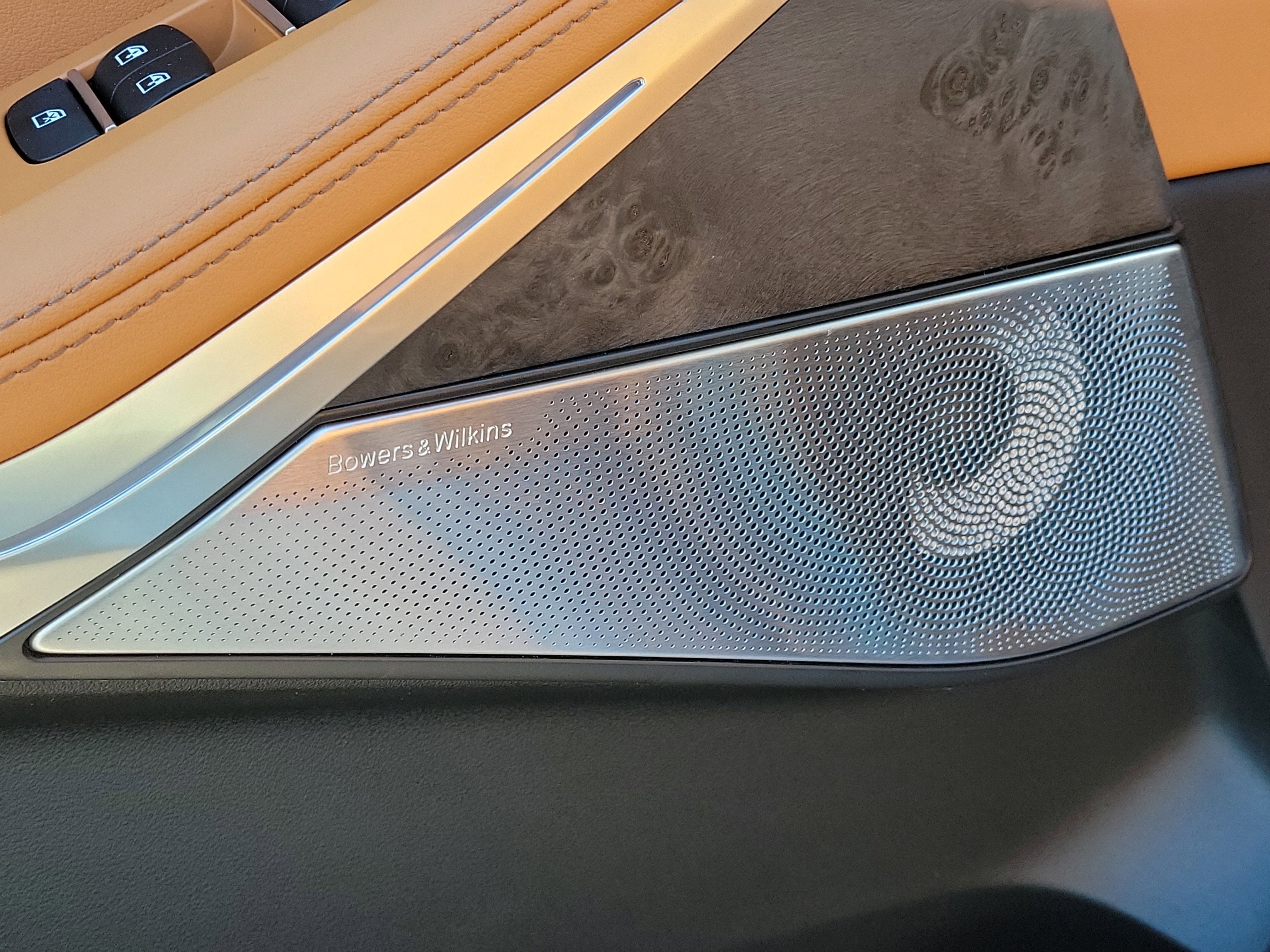 New 2026 BMW X5 M60i image 17