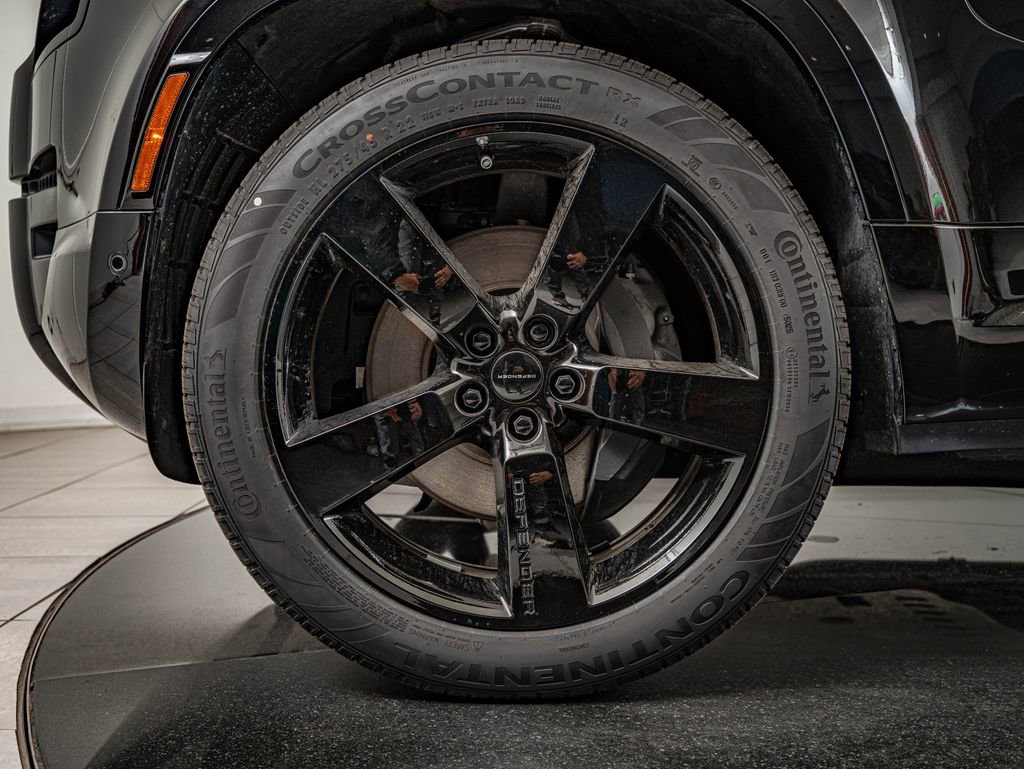 New 2026 Land Rover Defender 110 X-Dynamic SE image 10