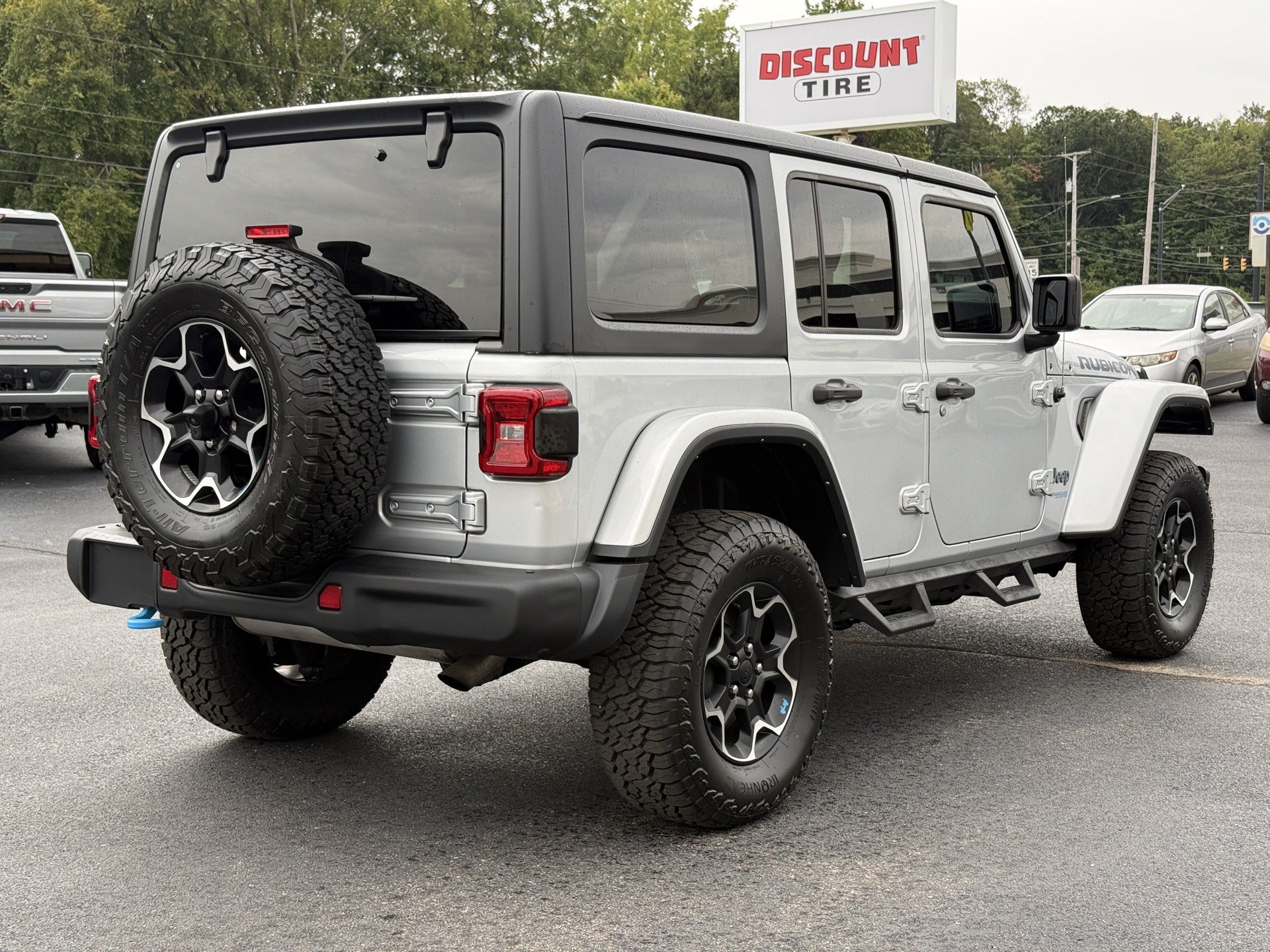 Used 2022 Jeep Wrangler Unlimited Rubicon 4xe w/ Steel Bumper Group AWD/4WD image 8