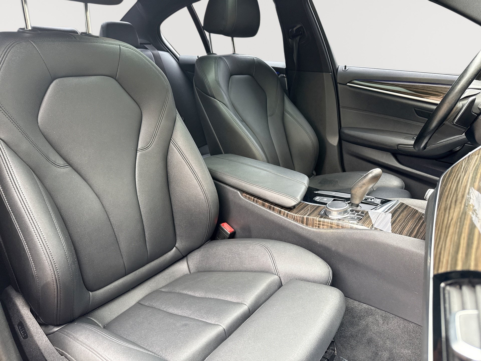 Used 2018 BMW 530i xDrive w/ Premium Package AWD/4WD image 28