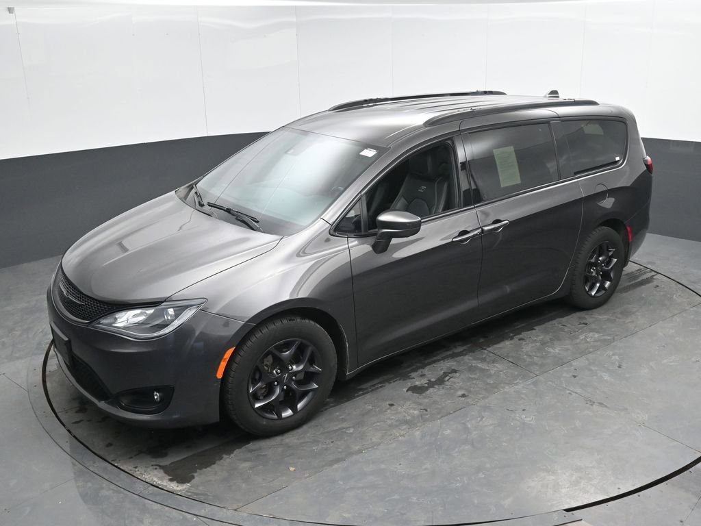 Used 2020 Chrysler Pacifica Touring-L Plus FWD image 28