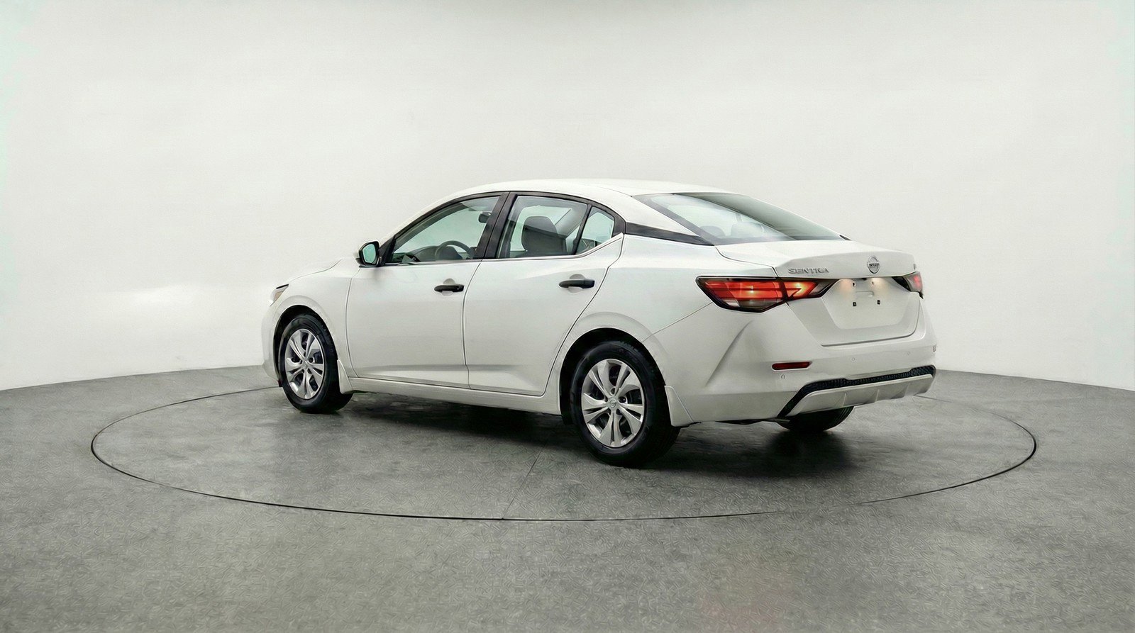 Used 2025 Nissan Sentra S image 6