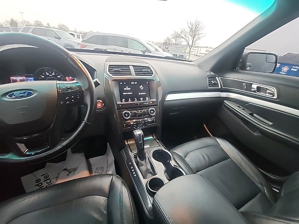Used 2017 Ford Explorer XLT w/ Equipment Group 202A image 25