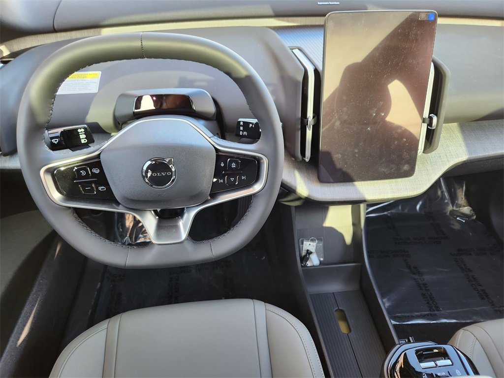 New 2025 Volvo EX30 Plus w/ Protection Package Premier image 2