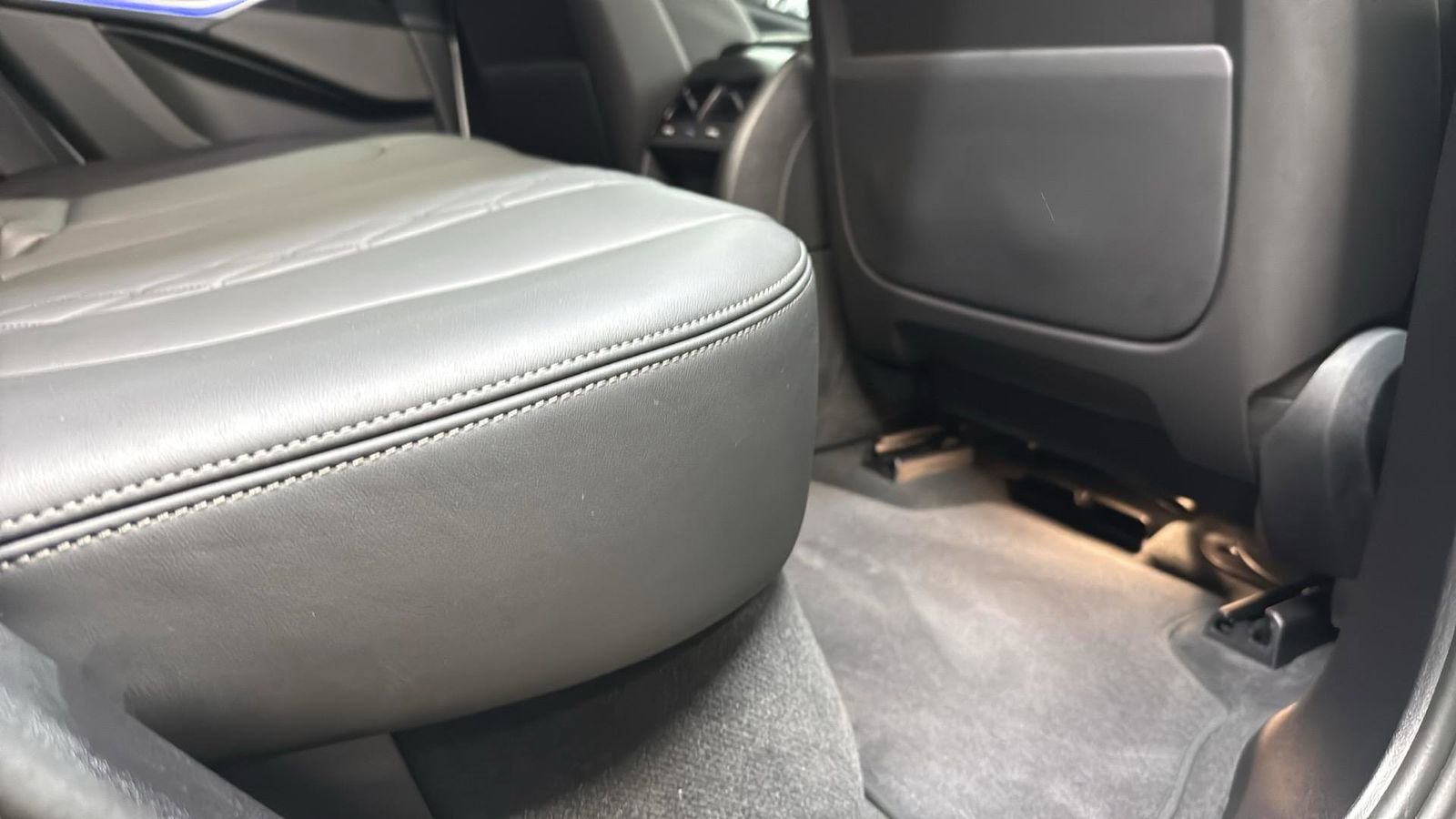 Used 2024 BMW X5 xDrive50e w/ M Sport Package image 27