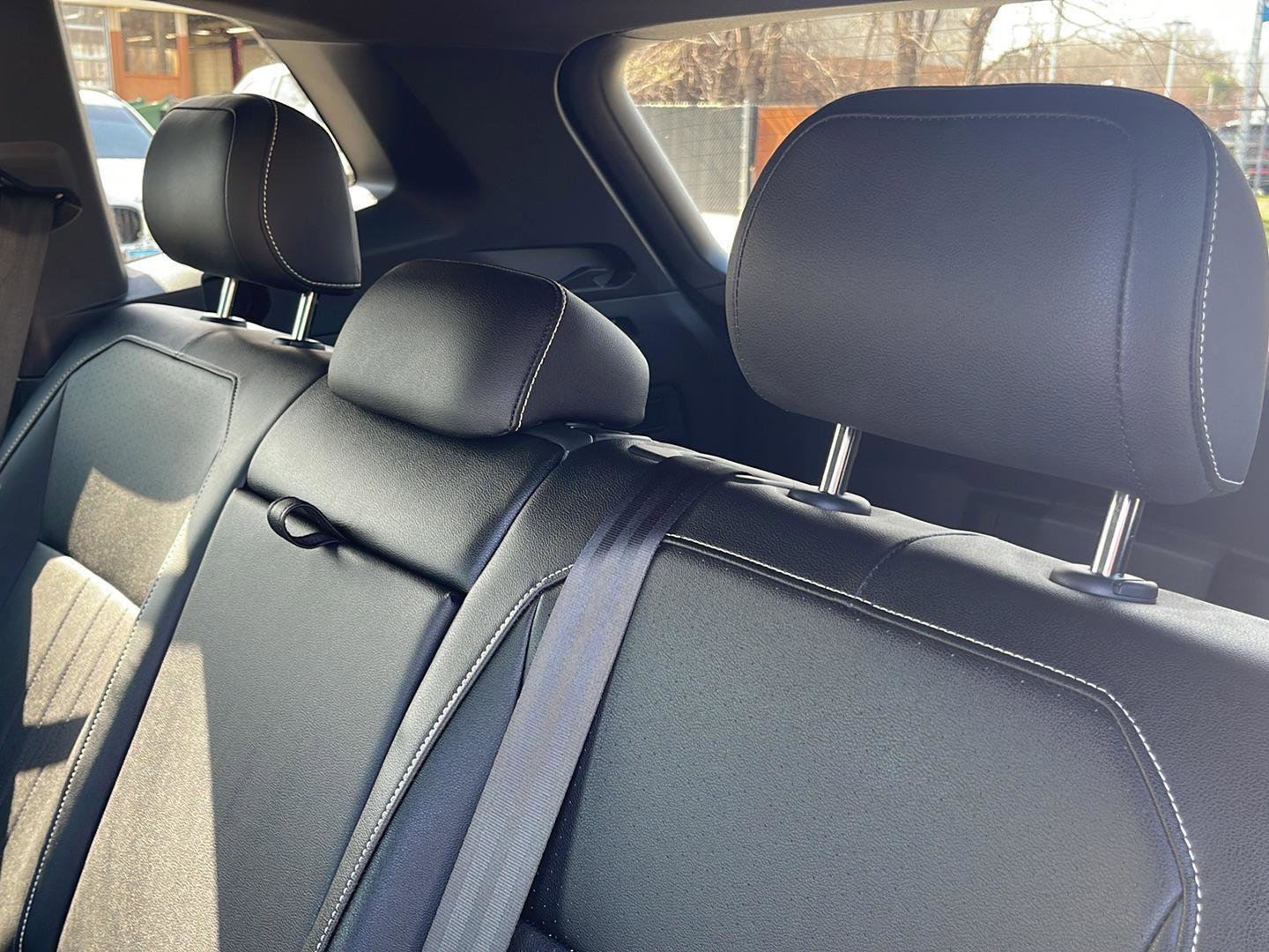 Used 2023 Volkswagen Tiguan SE R-Line image 14