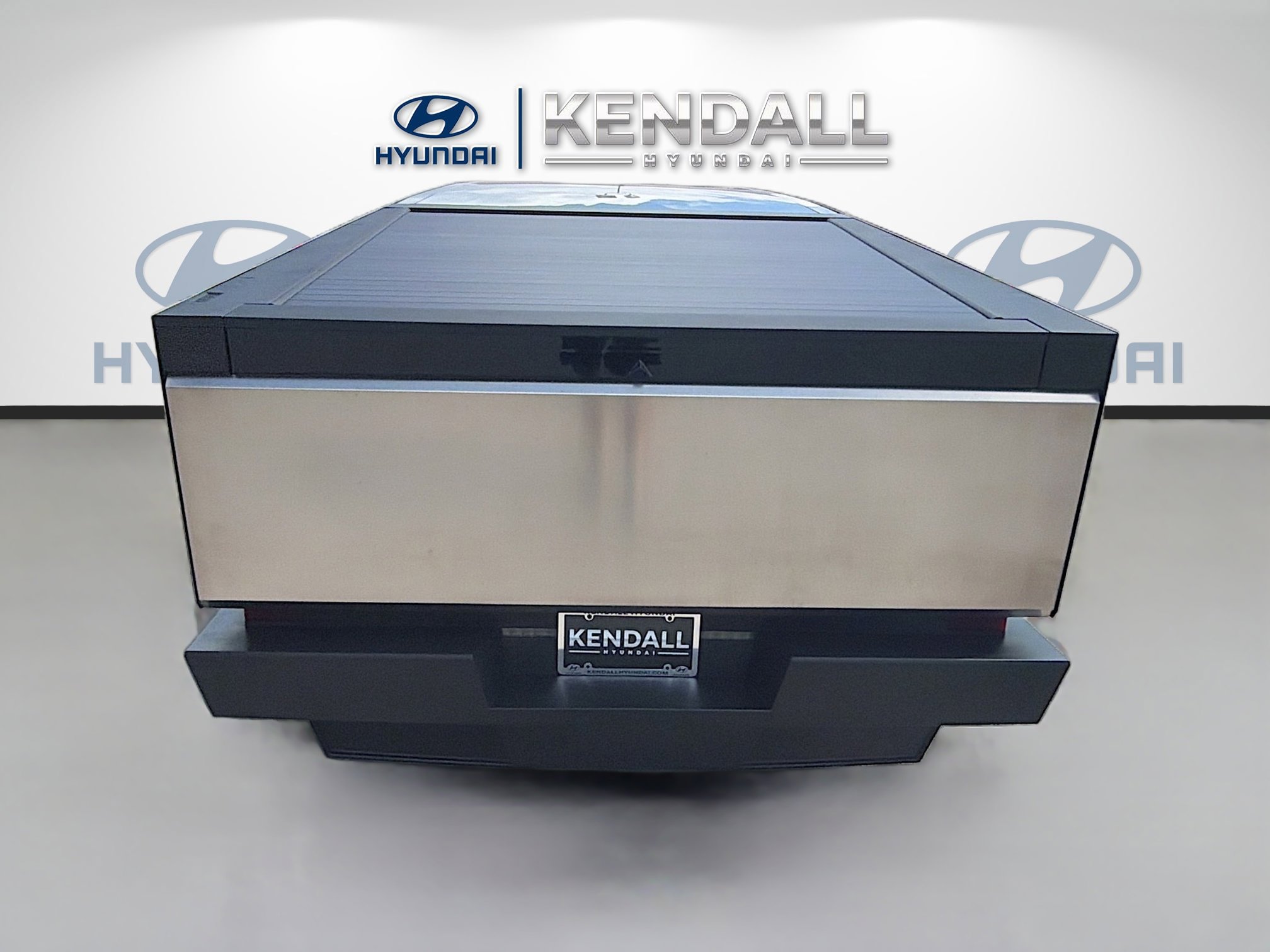 Used 2025 Tesla Cybertruck AWD Crew Cab image 5