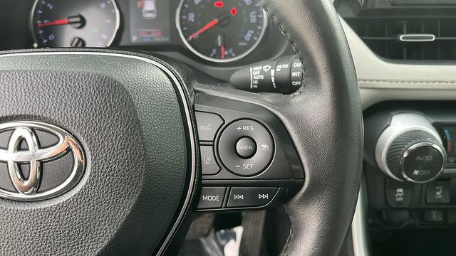 Used 2021 Toyota RAV4 XLE Premium AWD/4WD image 10