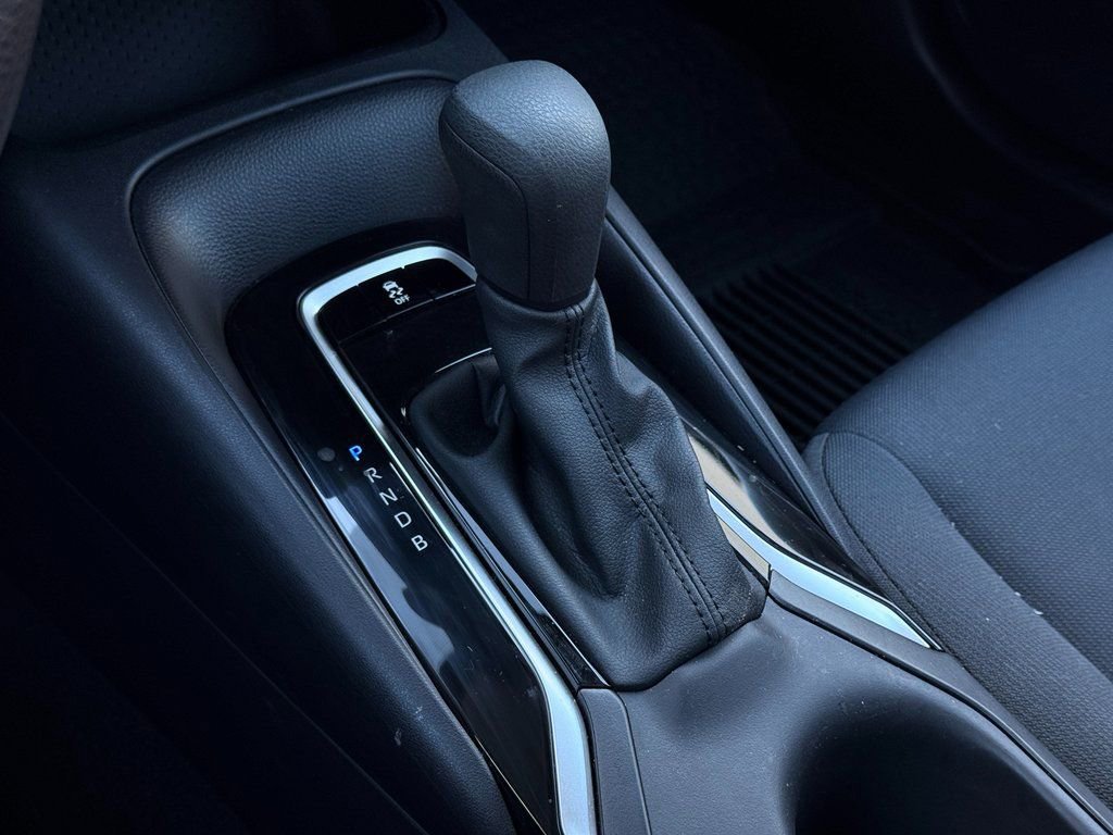 Used 2025 Toyota Corolla LE image 20