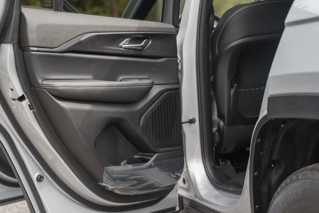 New 2025 Jeep Grand Cherokee Laredo X w/ Luxury Tech Group I image 29