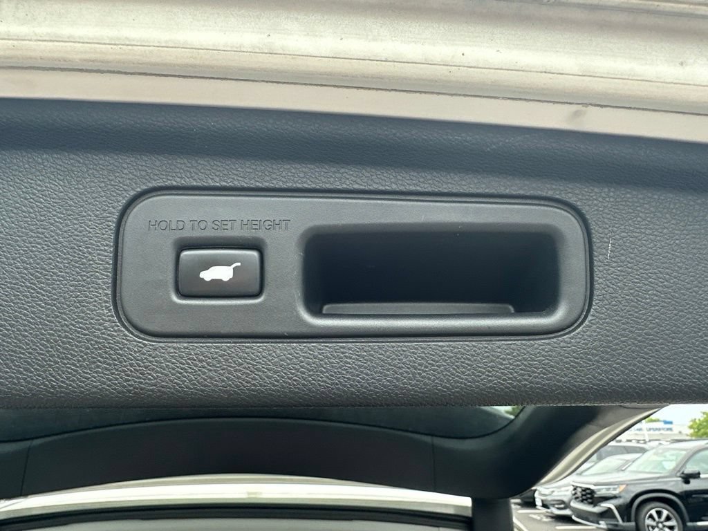 Used 2018 Honda Odyssey Touring image 12