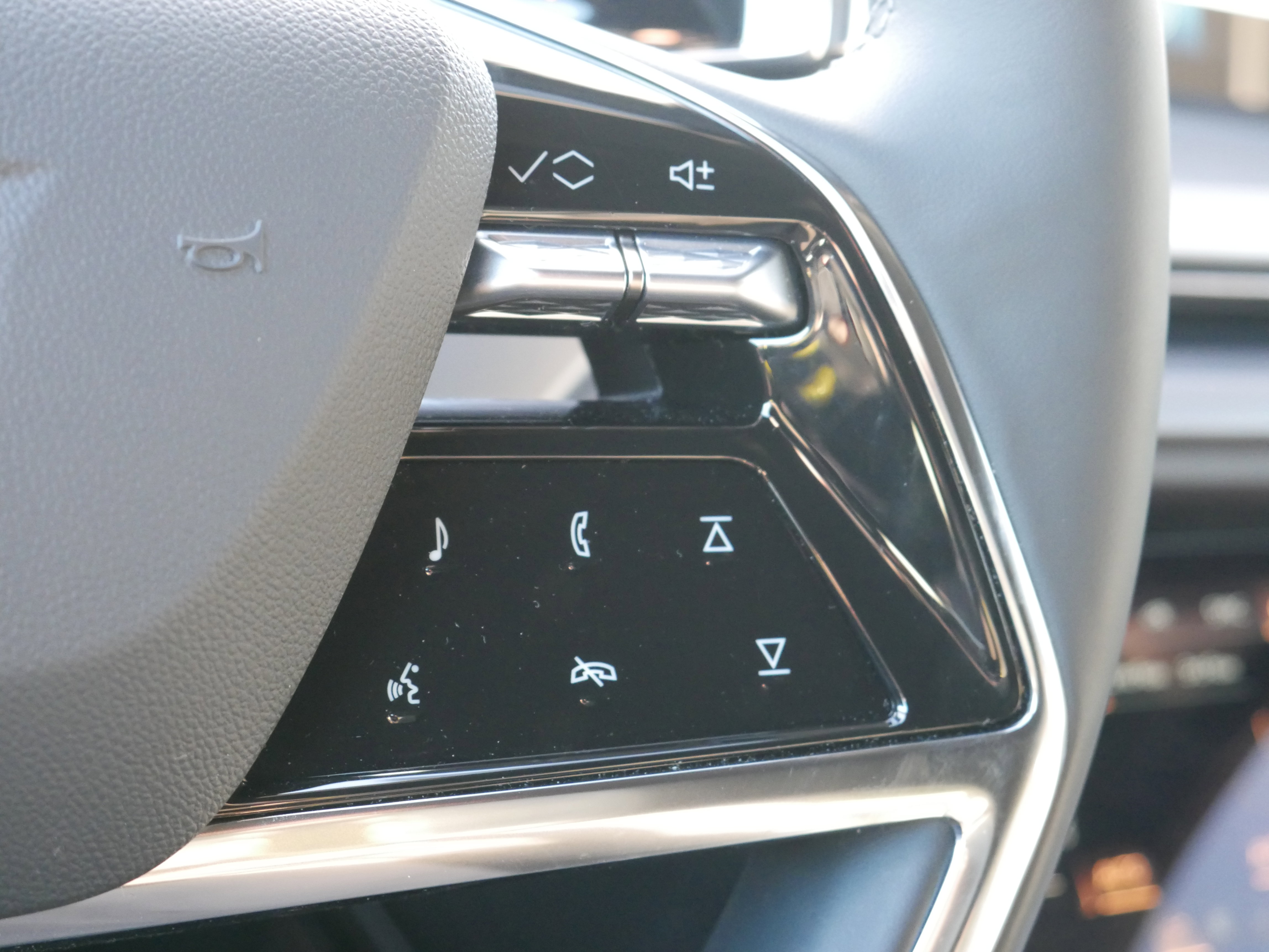 New 2026 Cadillac Vistiq Sport image 25