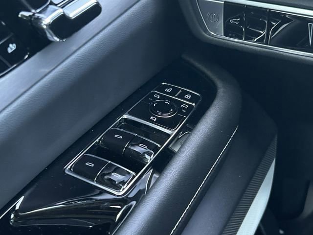 New 2026 Cadillac Vistiq Premium Luxury AWD/4WD image 23