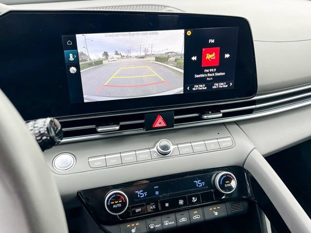 New 2025 Hyundai Elantra SEL FWD image 23