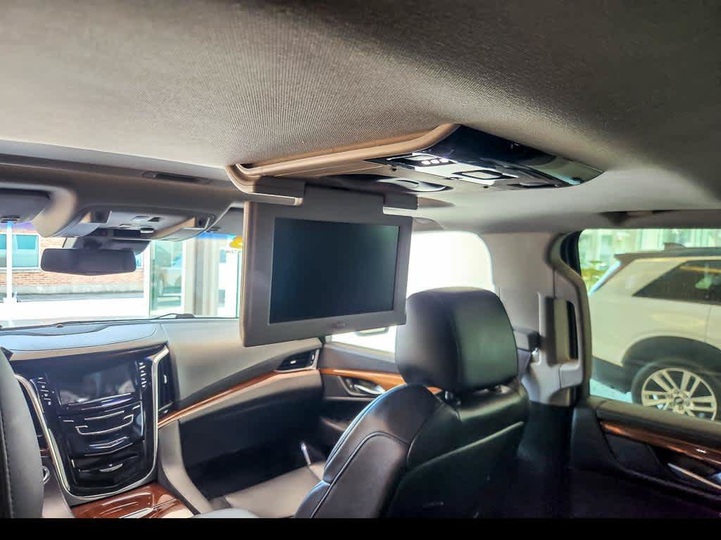 Used 2018 Cadillac Escalade Premium Luxury AWD/4WD image 15