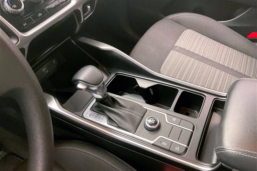 Used 2022 Kia Sorento LX image 16