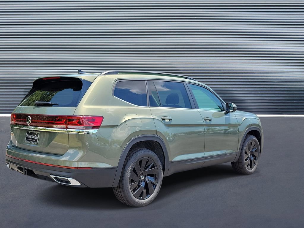 New 2026 Volkswagen Atlas SE FWD image 3