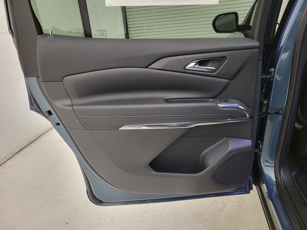 New 2026 Chevrolet Traverse LT w/ LPO, Floor Liner Package image 39